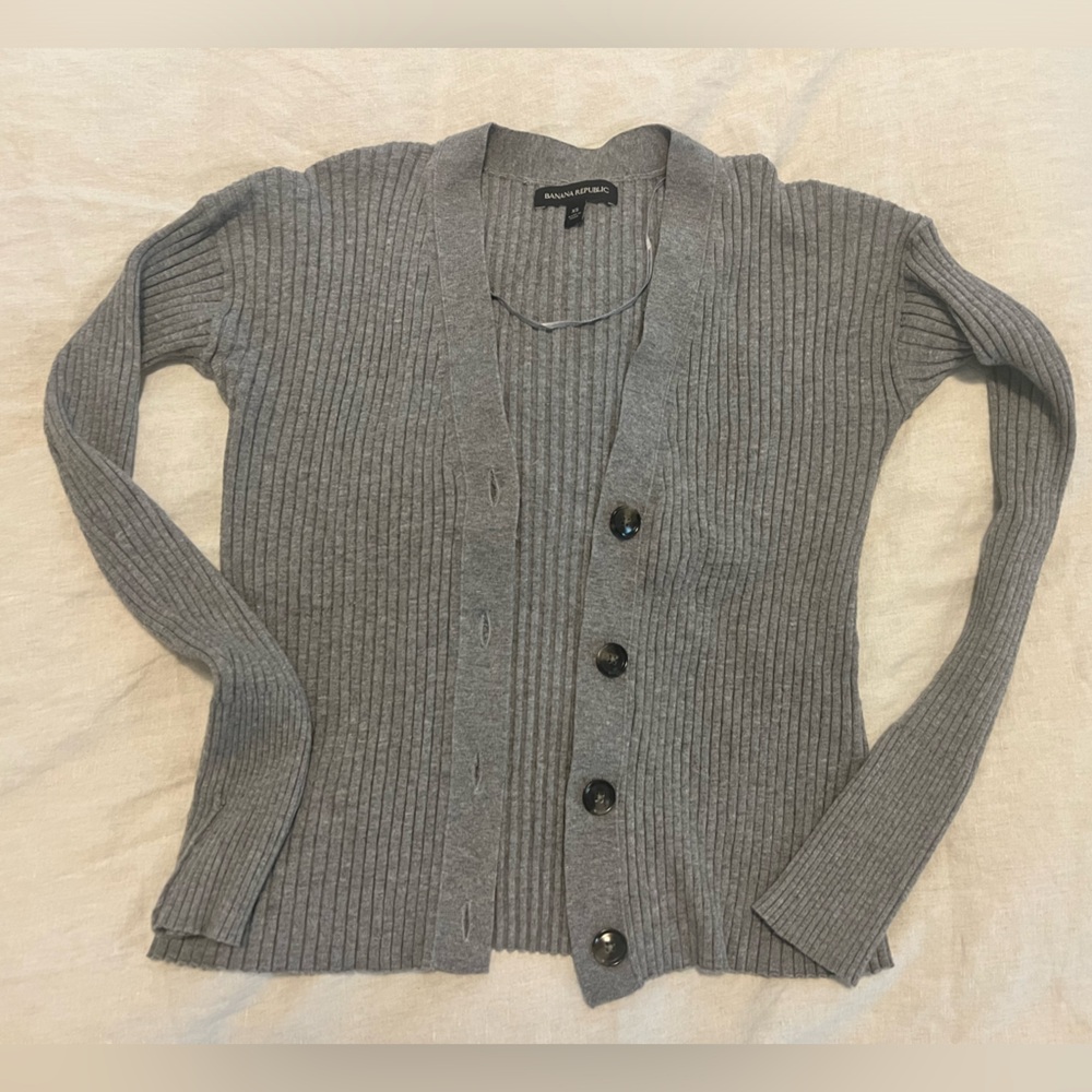 Banana Republic Ribbed Cardigan. Mid weight, perfect for transitional weather!